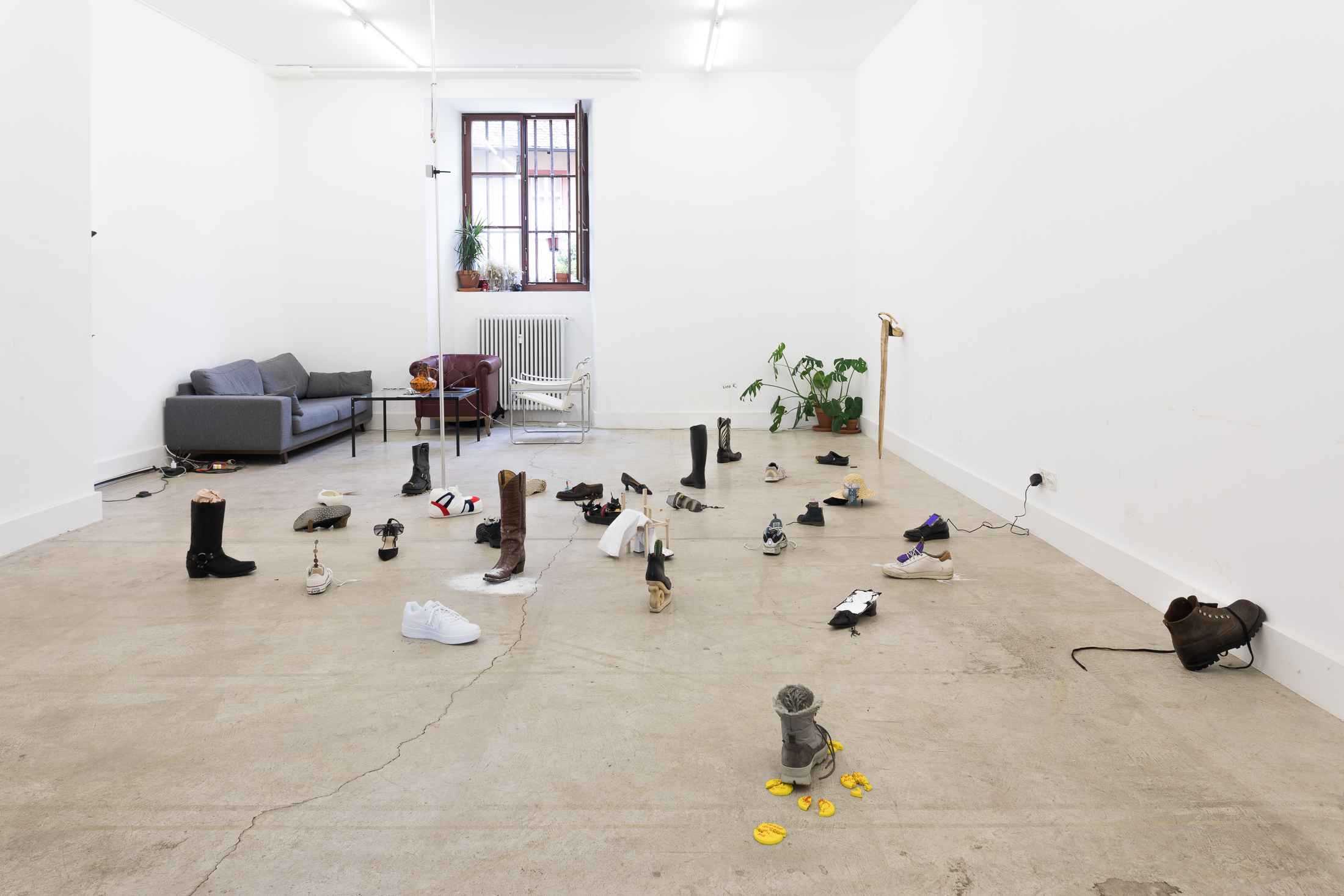 2021 09 Real Life Shoes, Atelierhaus Klingental, Basel — 08 Installation View Classic — Jeronim Horvat